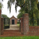 Joodse begraafplaats Leek met Metaheerhuisje