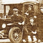 zittend op treeplank Simon Oudgenoeg