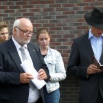 Rabbijn David Gaillard leest een gebed