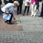 7-9-2017 onthulling Stolpersteine Thedemastraat Benjamin en Ilse Oudgenoeg-Wolf