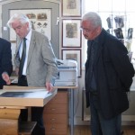 vlnr Max en zijn chauffeur